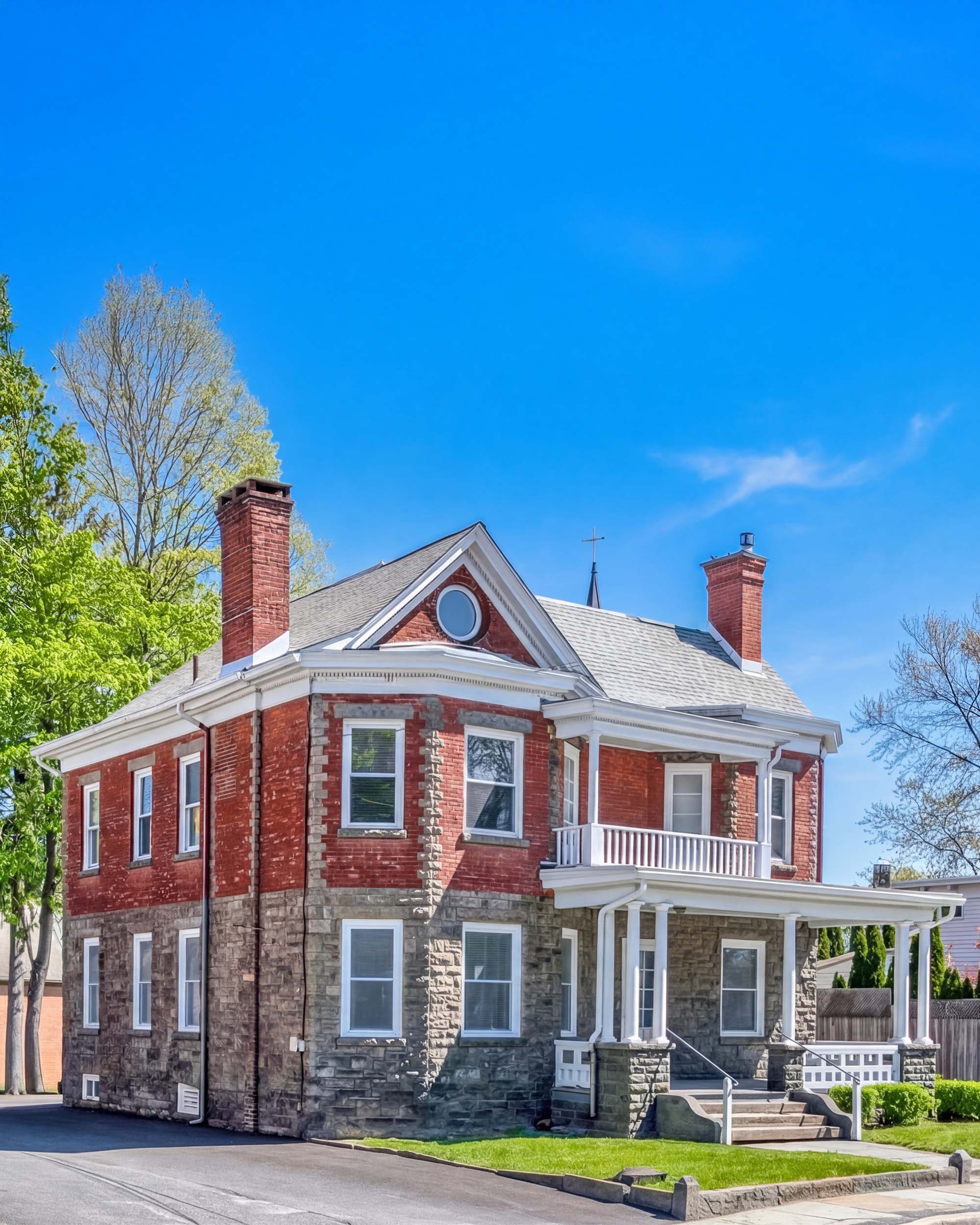 Professional real estate photography of a Hudson Valley home interior